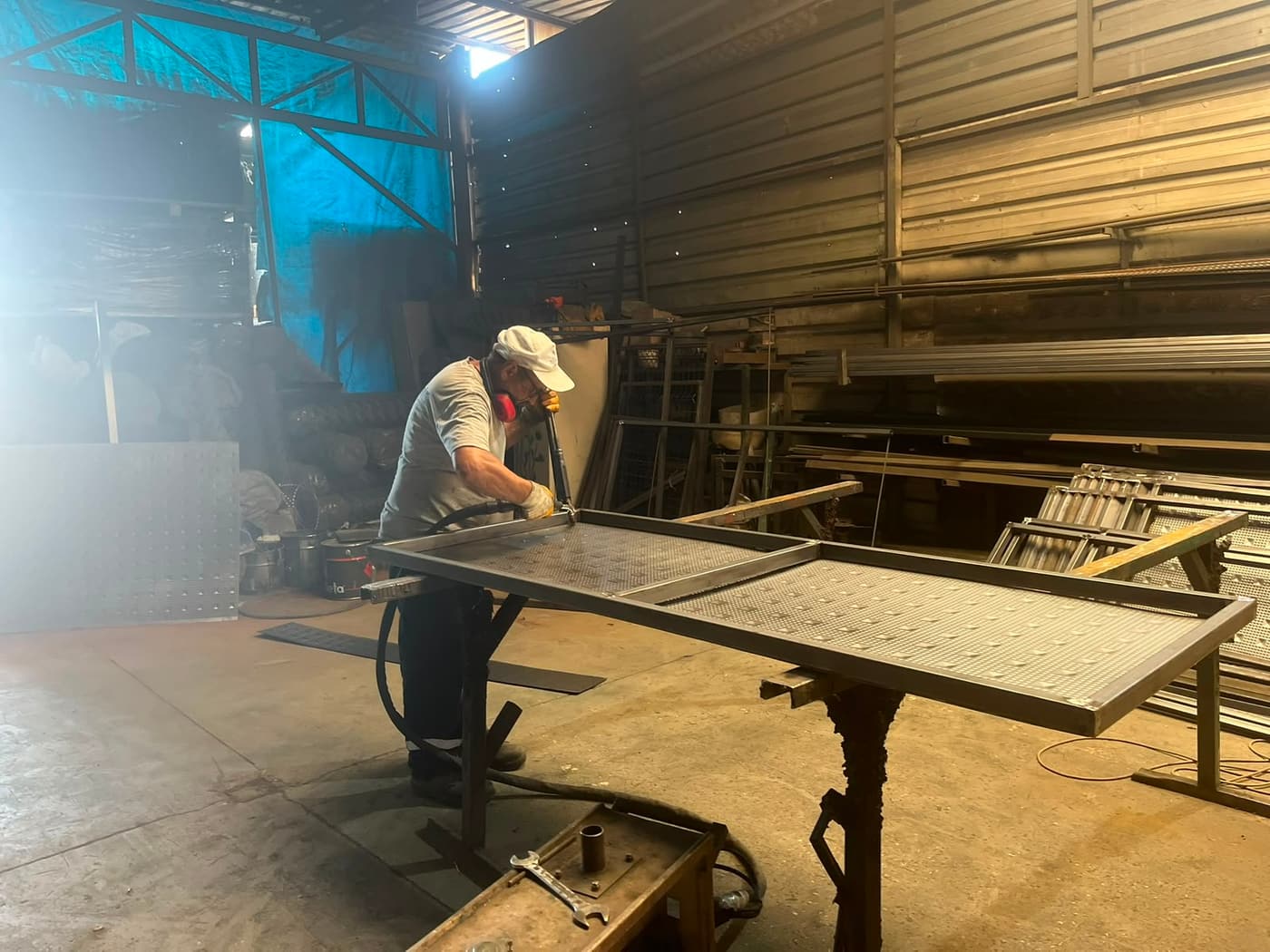 Kırmızı parke taşı stok